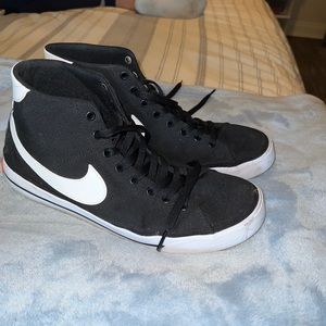 *NIKE COURT SB SIZE 10.5